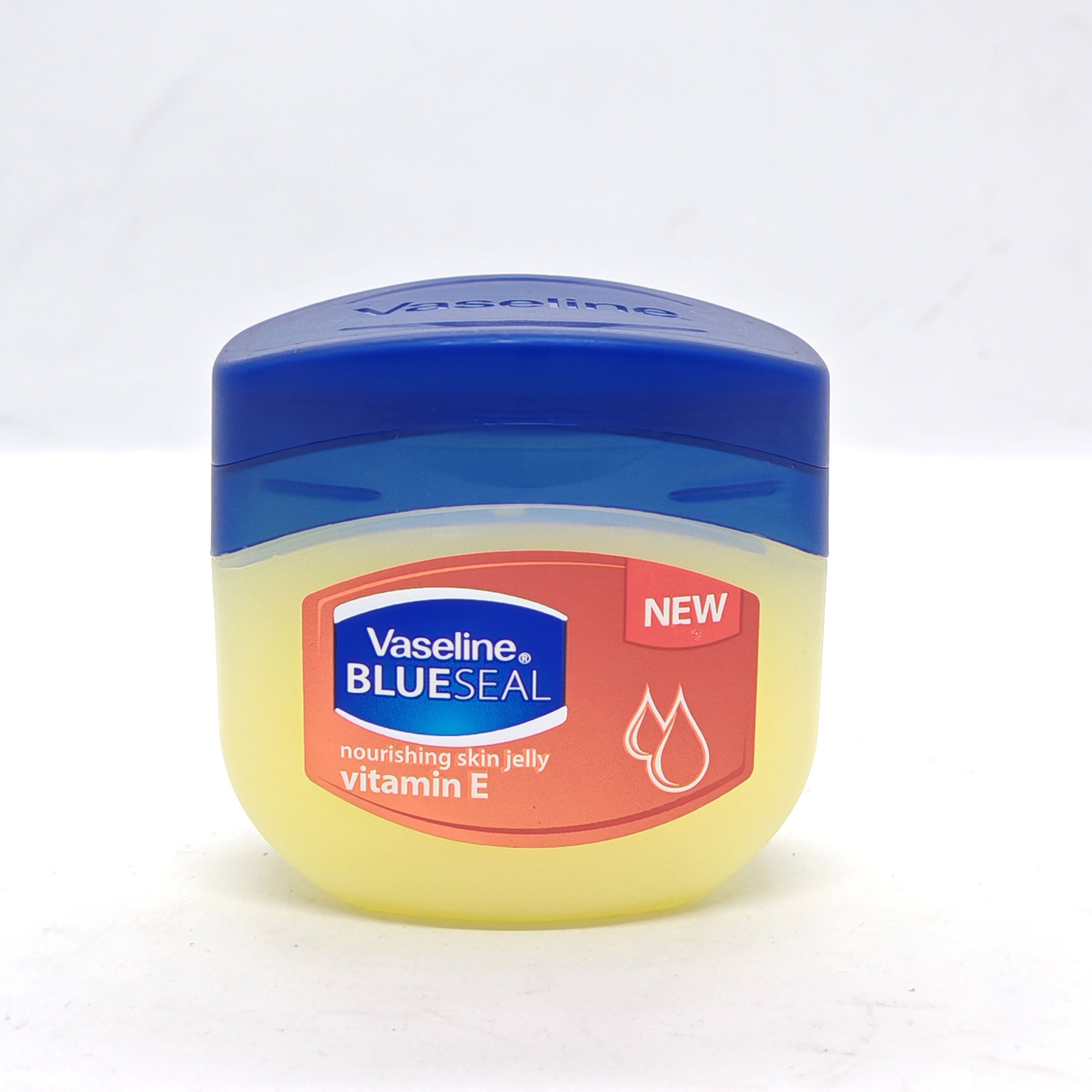 Vaseline Blueseal Nourishing Skin Jelly Vitamin E